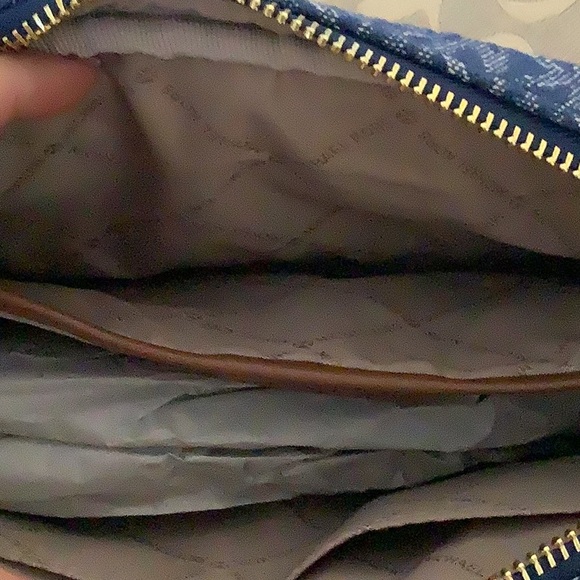 Amazing MK Denim Jet Setter Crossbody💙💙💙NWT - Picture 8 of 12